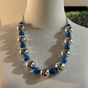 CHUNKY ROUND BEADED STATEMENT NECKLACE BLUE SILVER